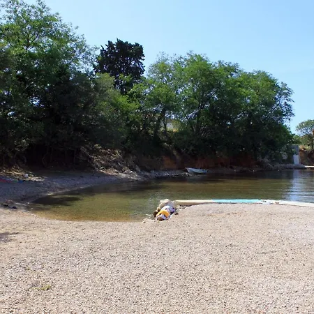 By The Sea Tkon, Pasman - 8227 *
