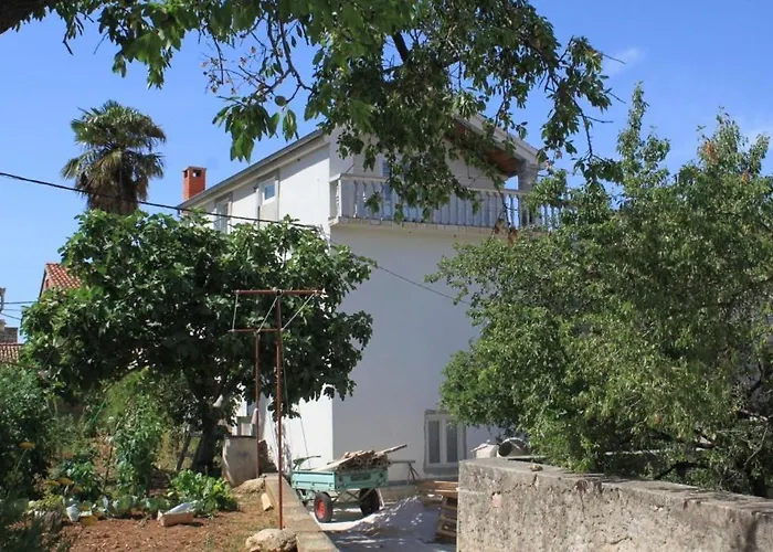 By The Sea Tkon, Pasman - 8227 *